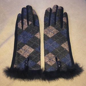 Women’s gloves, argyle pattern with fluffy wrist
